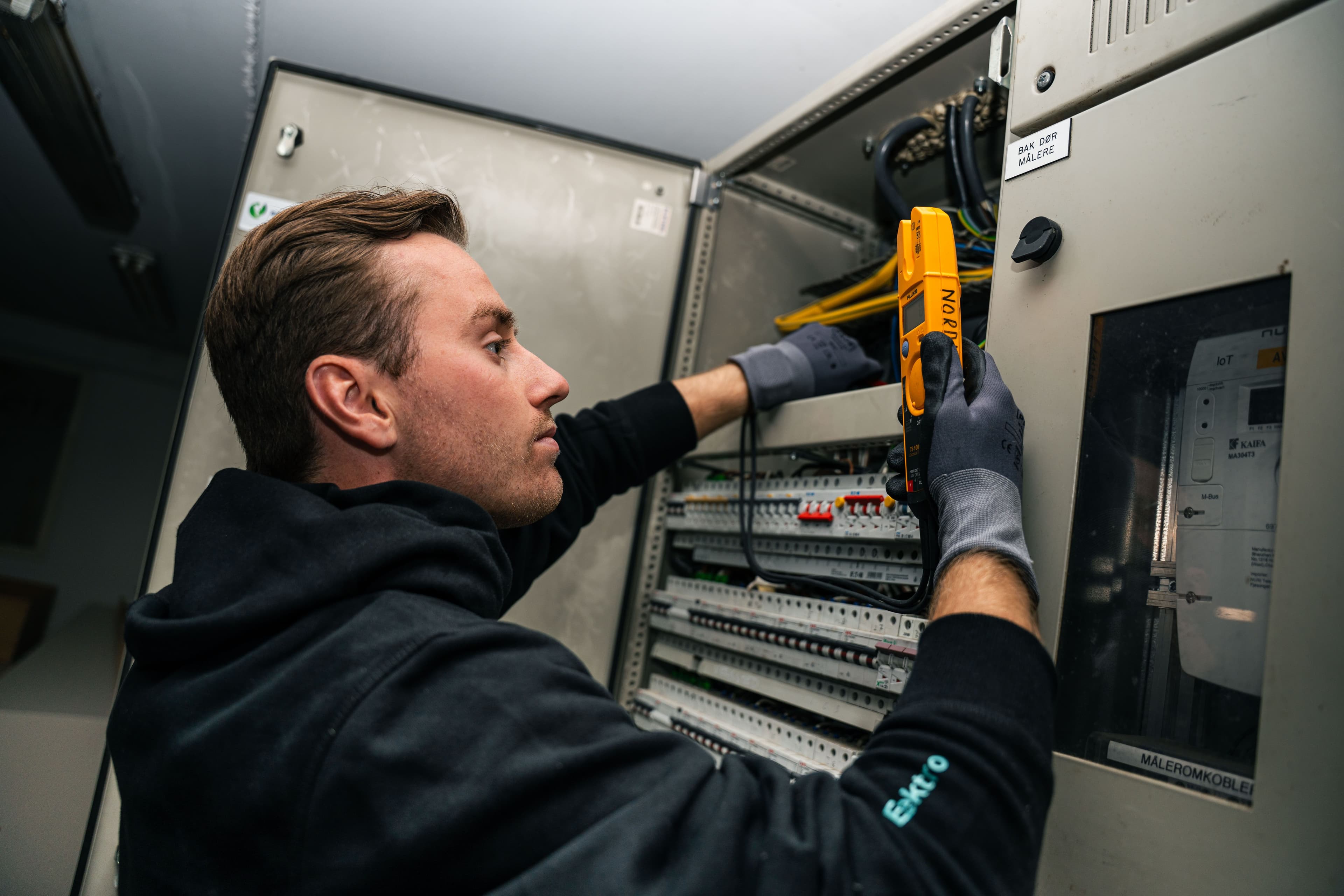 Elektriker i Bergen utfører installasjon av elektrisk anlegg